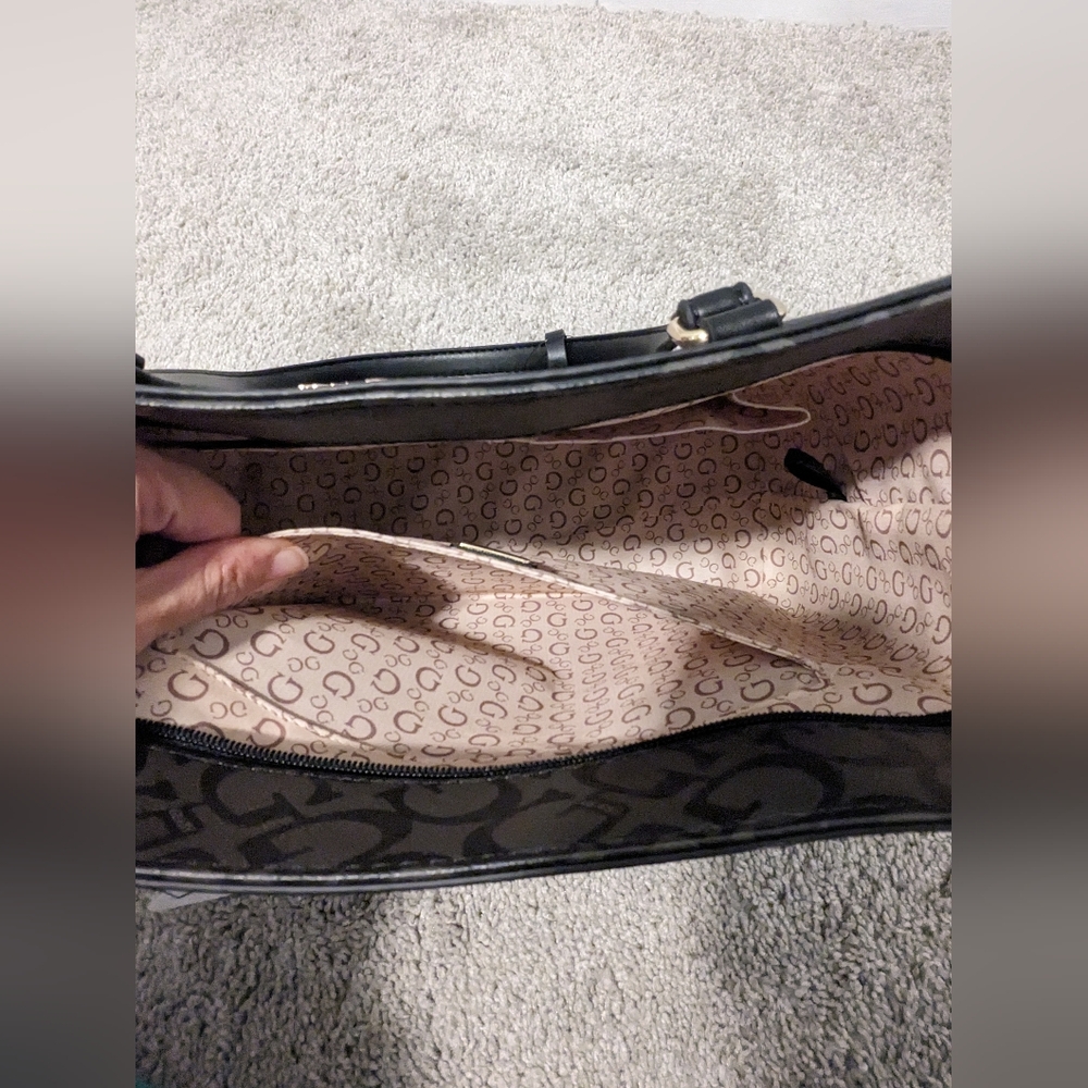 Guess Artemis Carryall Tote - Picture 4 of 10